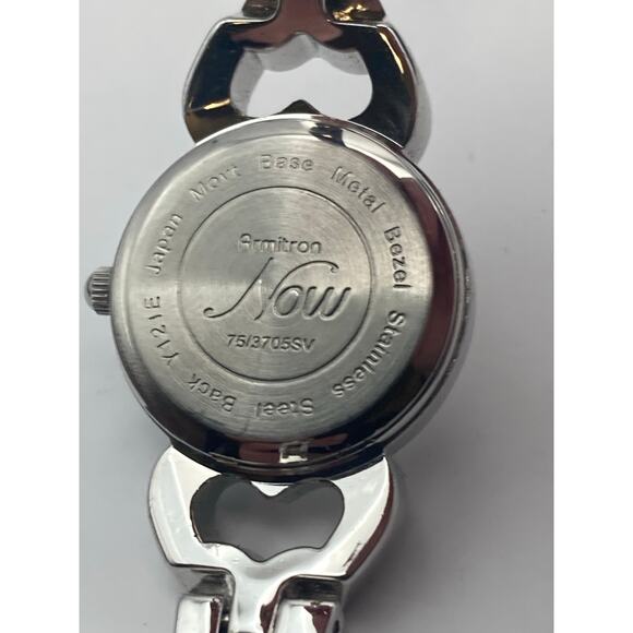 Armitron Now Women's Watch 22mm - MOP - New Battery - Bangle Bracelet 5.25-5.5 - Picture 2 of 5